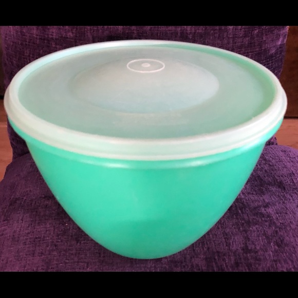 Tupperware Other - Vintage Tupperware Crisp It Lettuce Bowl Salad Keeper w/ Lid & Spike